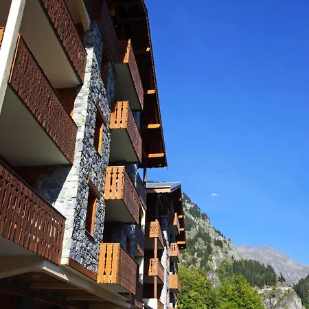 Le Chardonnet - 2 Pieces Pour 6 Personnes 581 *